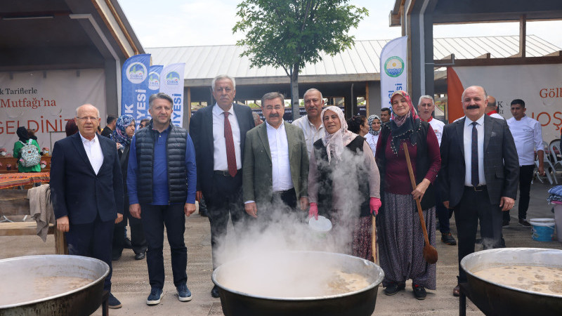 Türk Mutfağı Tanıtımında Gölbaşı Etli Pilav ikram etti