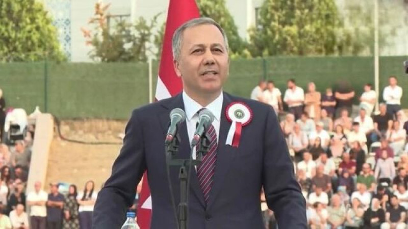 Bakan Yerlikaya, Gölbaşı'nda Mezuniyet Törenine Katıldı