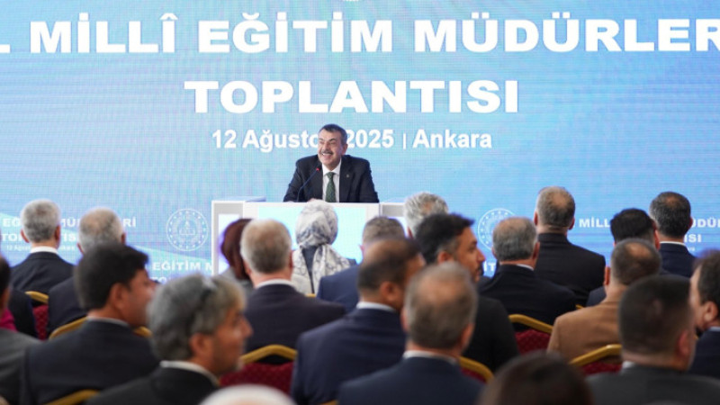 BAKAN TEKİN, GÖLBAŞI'NDA İL MİLLİ EĞİTİM MÜDÜRLERİYLE BİR ARADA