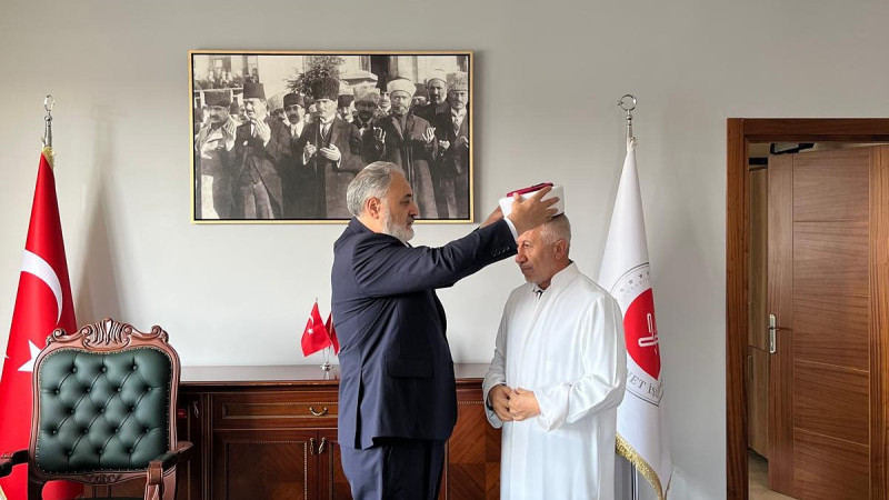 İlçemizin müftüsü değişti, yeni müftü için Cübbe - Sarık Giyme Töreni Düzenlendi.