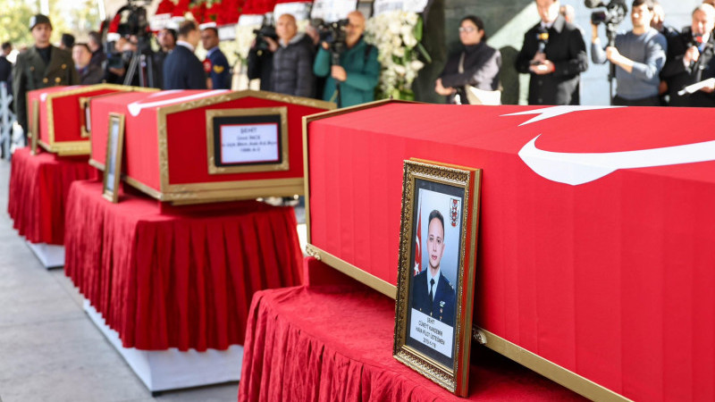 ŞEHİTLERİMİZ SON YOLCULUĞUNA DUALARLA UĞURLANDI