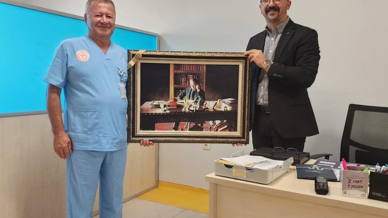 Op.Dr. Ramazan Çınar'a Başhekim Yıldırım'dan teşekkür
